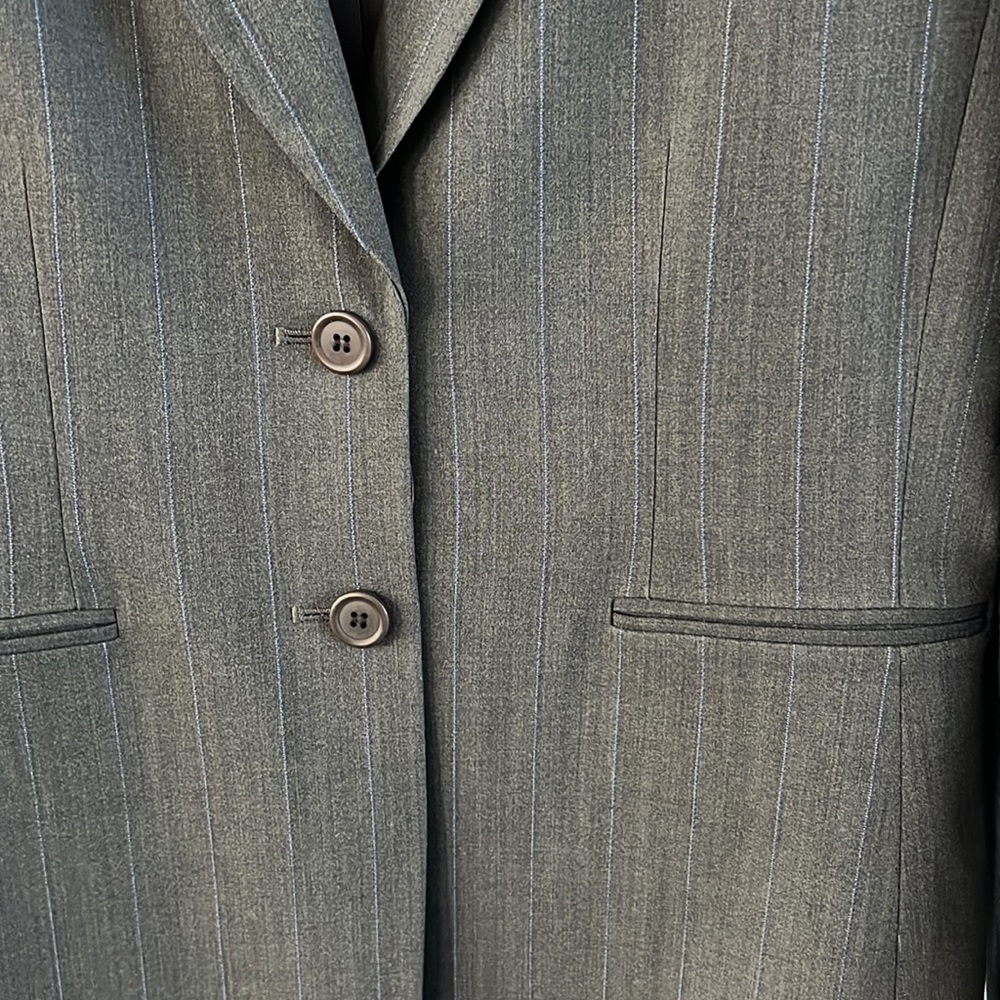 Tahari blue gray pinstriped business jacket size 8 - Picture 4 of 11